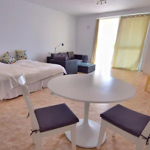 https://tejita-seaview-apartment.adeje-hotels.com